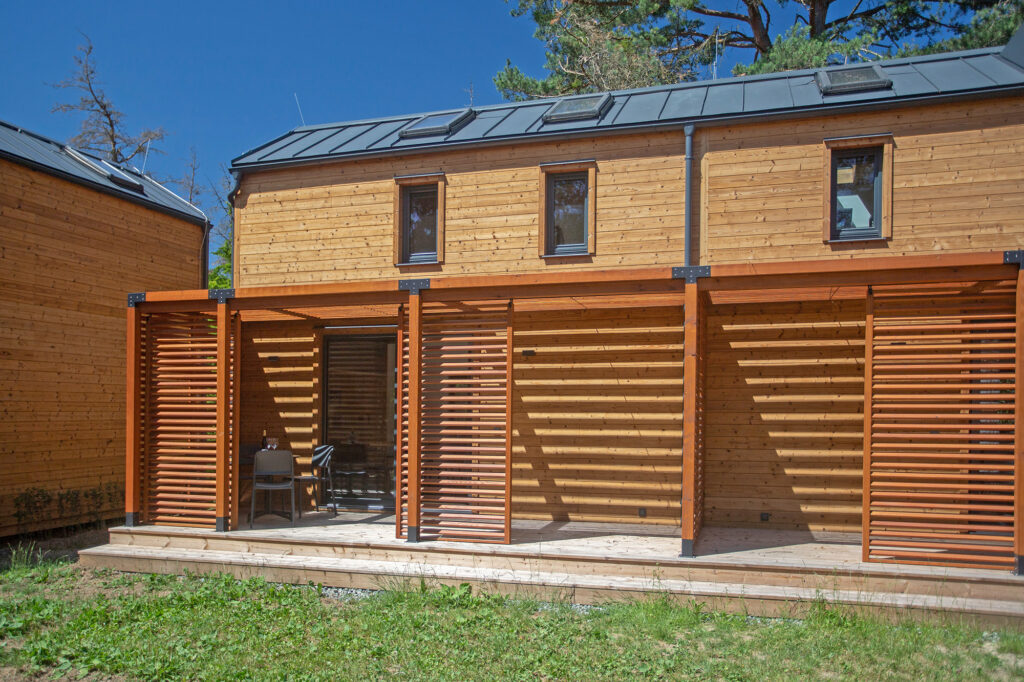 Náš Apartmán 2 spojuje maximální útulnost a funkčnost pro pohodlí tří osob. 